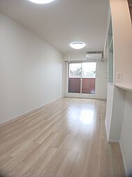 ローズベリー　III 205 2階2LDKのリビング/ダイニング