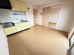 パインテールII 203 2階2DKのリビング/ダイニング