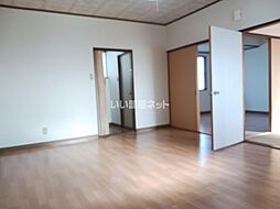 巾クレスト 203 2階2DKのリビング/ダイニング