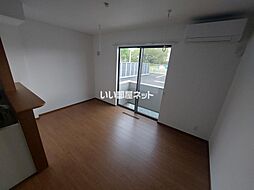 Stella II 105 1階ワンルームのリビング/ダイニング