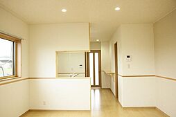 サニーヒルＮｃｏｓｍｏｓ 102 1階1LDKのリビング/ダイニング