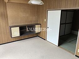 亀岡町借家 1 1階4DKのリビング/ダイニング