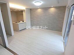 フォレスト 102 1階1LDKのリビング/ダイニング