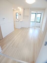 フレーシュ・ベルＢ 201 2階1LDKのリビング/ダイニング