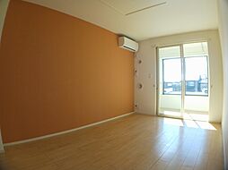 ベルステップII 102 1階1LDKのリビング/ダイニング