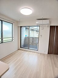 スイートピー 301 3階1LDKのリビング/ダイニング