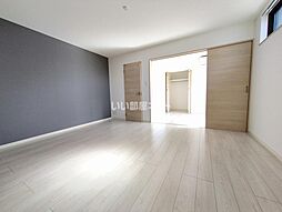 badge tomoi Est VII 1階1LDKのリビング/ダイニング