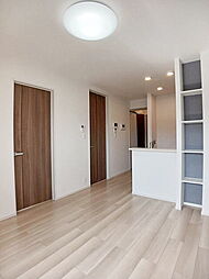 エル・アヴェニール 203 2階2LDKのリビング/ダイニング