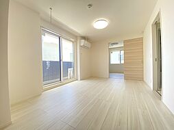 ロイヤルタウン日の出 203 2階1LDKのリビング/ダイニング