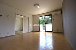 エメロード 101 1階2LDKのリビング/ダイニング