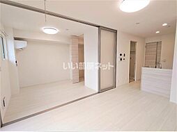 パーシモン グレイス 102 1階2LDKのリビング/ダイニング