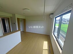 East Village III棟 102 1階1Kのリビング/ダイニング