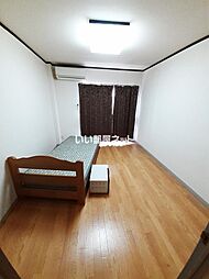 シャイリス 106 1階1Kのリビング/ダイニング