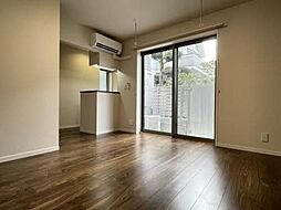 グレイスコート A0102 1階ワンルームのリビング/ダイニング