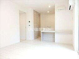 ロザIII 103 1階1LDKのリビング/ダイニング