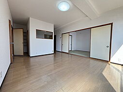 ロイヤルハイツ 301 3階4LDKのリビング/ダイニング