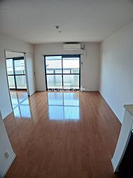 メゾン・シャルマン 302 1階1LDKのリビング/ダイニング