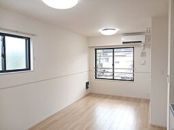 ラ・ファータ 203 2階1LDKのリビング/ダイニング