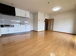 センチュリー山室 A105 1階1LDKのリビング/ダイニング