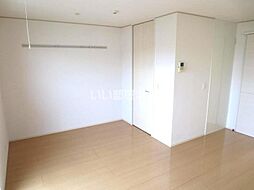 楽園　B 206 2階ワンルームのリビング/ダイニング