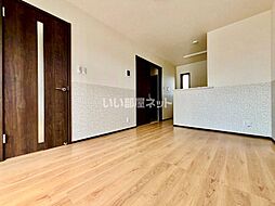 メゾン・リヴィエール 101 1階2LDKのリビング/ダイニング