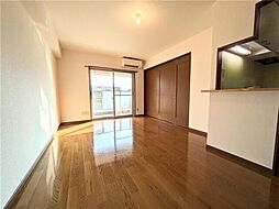 ラトナ東口ビル 305 3階2LDKのリビング/ダイニング