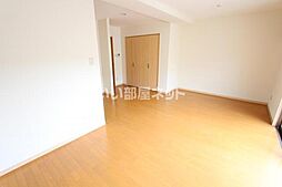 レレーヴ・ルージュ 202 2階ワンルームのリビング/ダイニング