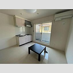 バーシティハウス子平町 101 1階1DKのリビング/ダイニング