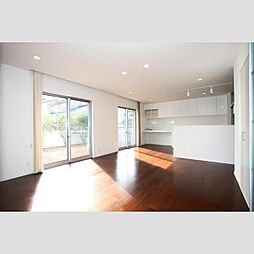 今宿2丁目戸建 -- 1階3SLDKのリビング/ダイニング