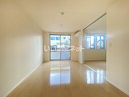 ウィスティアリア御前 102 1階1LDKのリビング/ダイニング