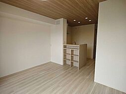 ペガサスルーチェ 201 2階1LDKのリビング/ダイニング