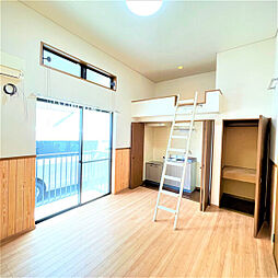 ノーブルカーム 103 1階ワンルームのリビング/ダイニング