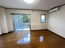 ミラドール 102 1階1Kのリビング/ダイニング