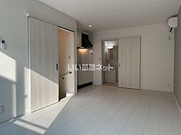 Ｏｌｉｖｅ　Ｔｅｒｒａｃｅ高ヶ坂 202 2階ワンルームのリビング/ダイニング