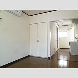 ホワイトキャッスル5番館 205 2階ワンルームのリビング/ダイニング