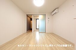 モアナ　ハレ 102 1階ワンルームのリビング/ダイニング