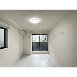 RS Residence 101 1階ワンルームのリビング/ダイニング