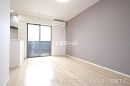 ヤングウッズ柏の葉I 201 2階1LDKのリビング/ダイニング