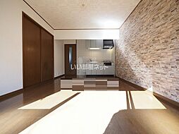 アーバンコーポマリ 105 1階2LDKのリビング/ダイニング