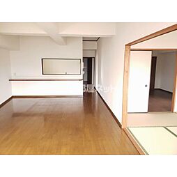 インペリアル下関 402 4階3LDKのリビング/ダイニング