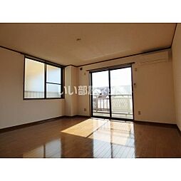 ガーデンオブモニカ 202 2階1Kのリビング/ダイニング