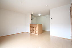 モダンコート鳴下　B棟 B101 1階1LDKのリビング/ダイニング