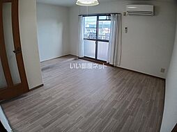 西マンション 402 4階1Kのリビング/ダイニング