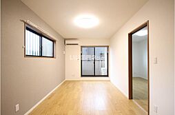 グランドブルー指方B棟 102 1階1LDKのリビング/ダイニング