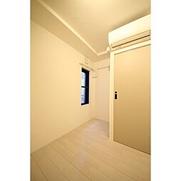 グローリオシェルト神宮前 0103A 1階1LDKのリビング/ダイニング