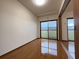 ユーミー下大久保 101 1階1LDKのリビング/ダイニング