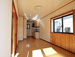 フルール I-B 1階2LDKのリビング/ダイニング