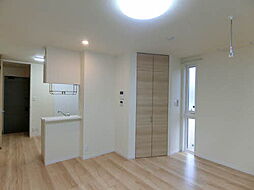 エテルナ 101 1階ワンルームのリビング/ダイニング