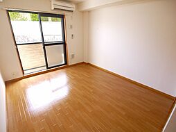 アーバン御陵 106 1階1Kのリビング/ダイニング