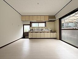 己斐上3丁目貸家 1 1階4DKのリビング/ダイニング